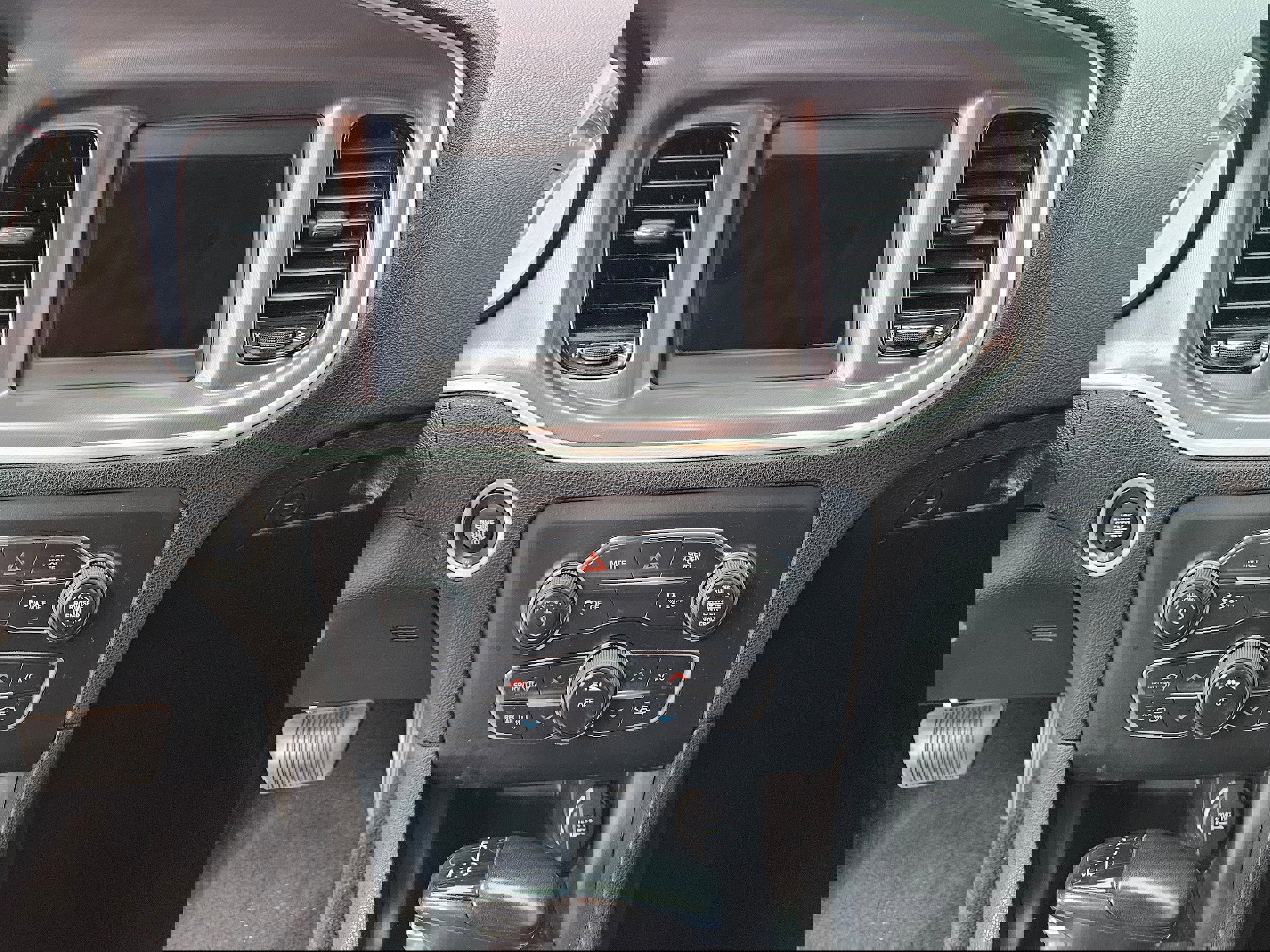 Used 2020 Dodge Charger SXT w/ Blacktop Package image 18