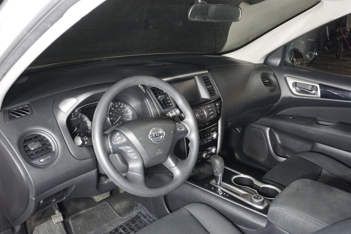 Used 2017 Nissan Pathfinder S AWD/4WD image 12