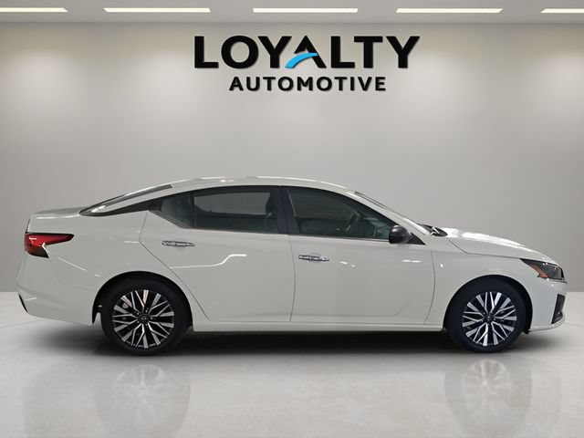 Used 2025 Nissan Altima 2.5 SV FWD image 6