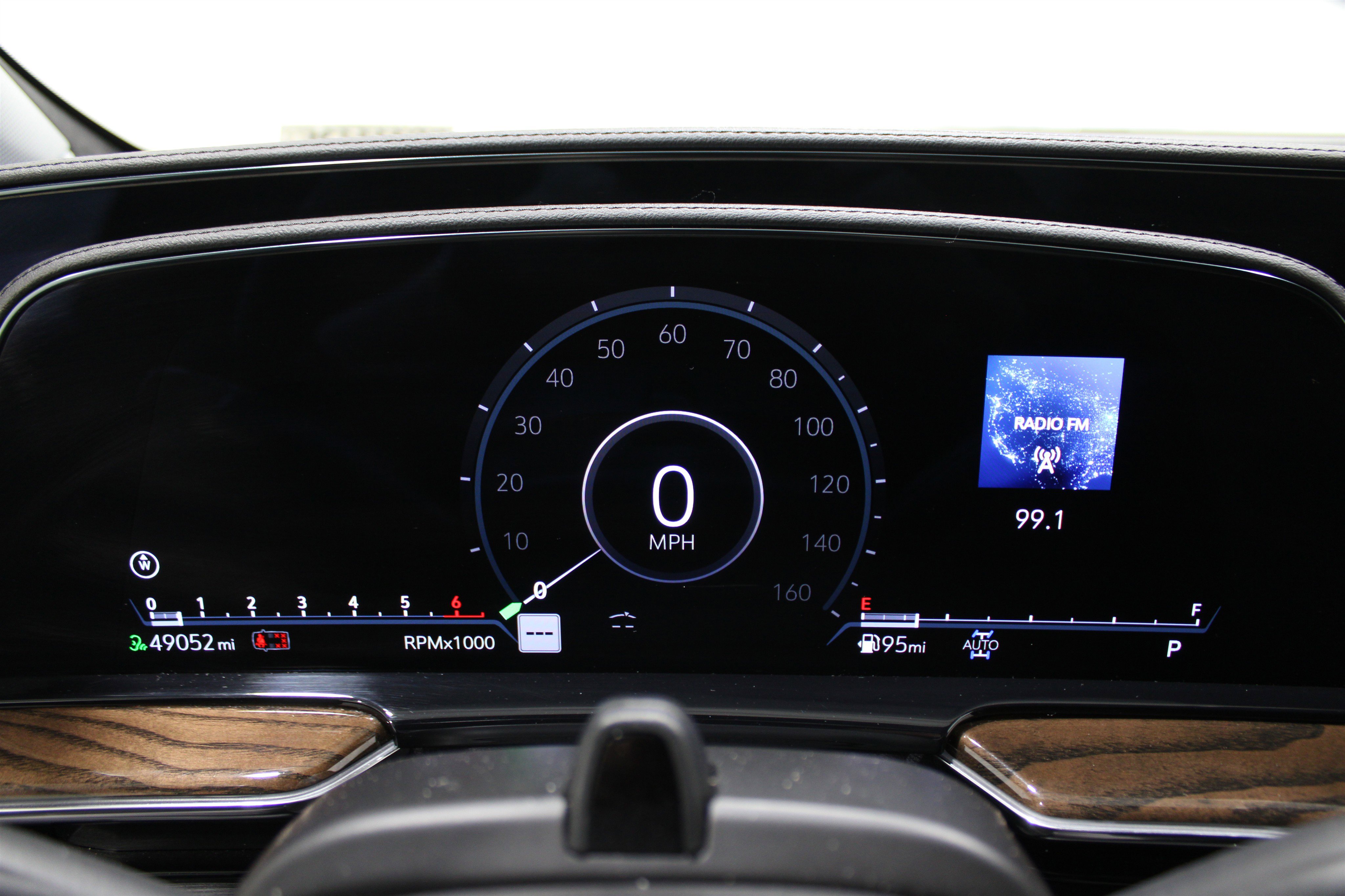 Certified 2024 Cadillac Escalade ESV Sport Platinum image 14