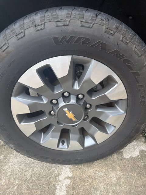Used 2024 Chevrolet Silverado 2500 LT w/ All Star Edition AWD/4WD image 9