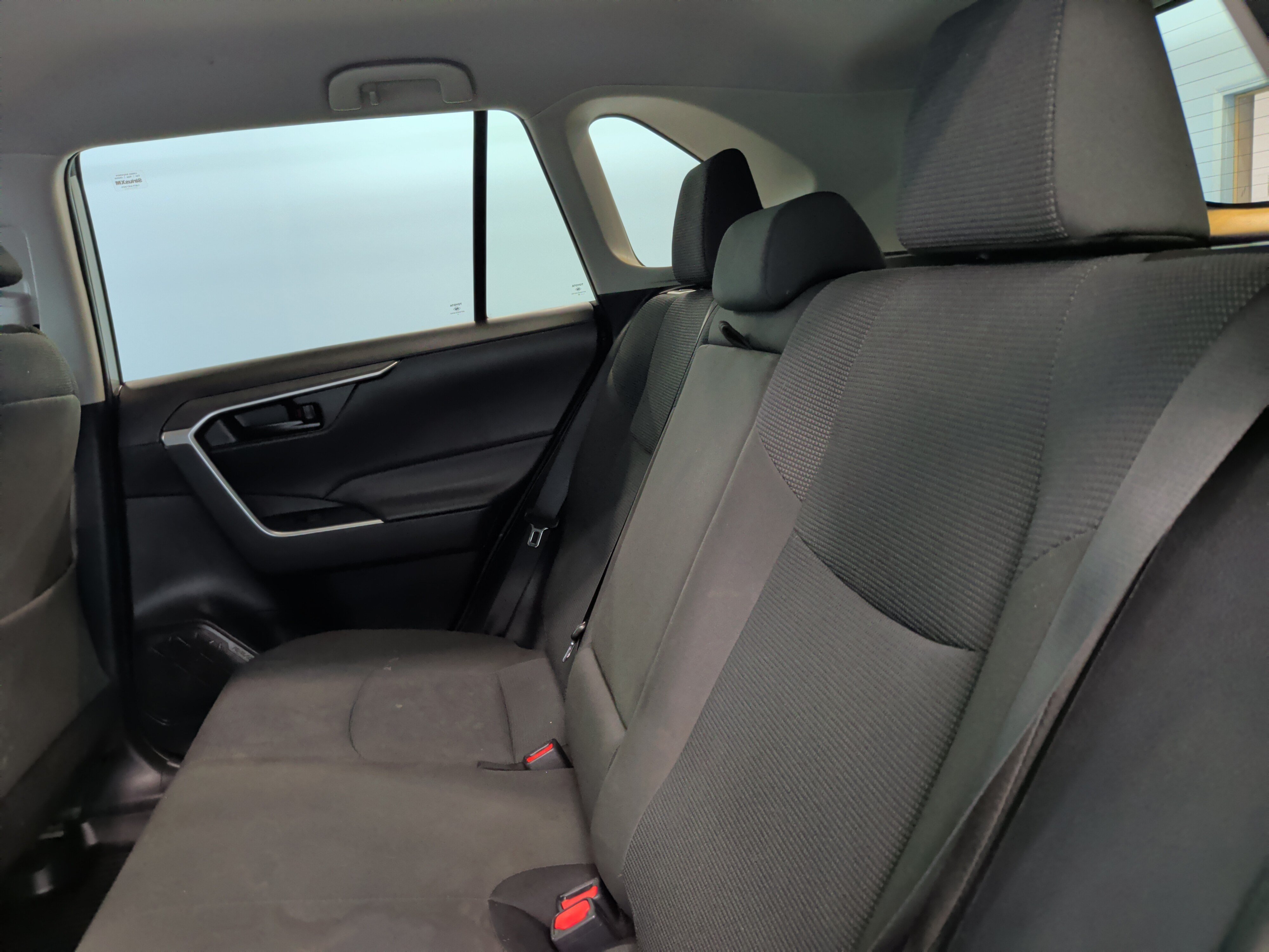 Certified 2025 Toyota RAV4 LE FWD image 28