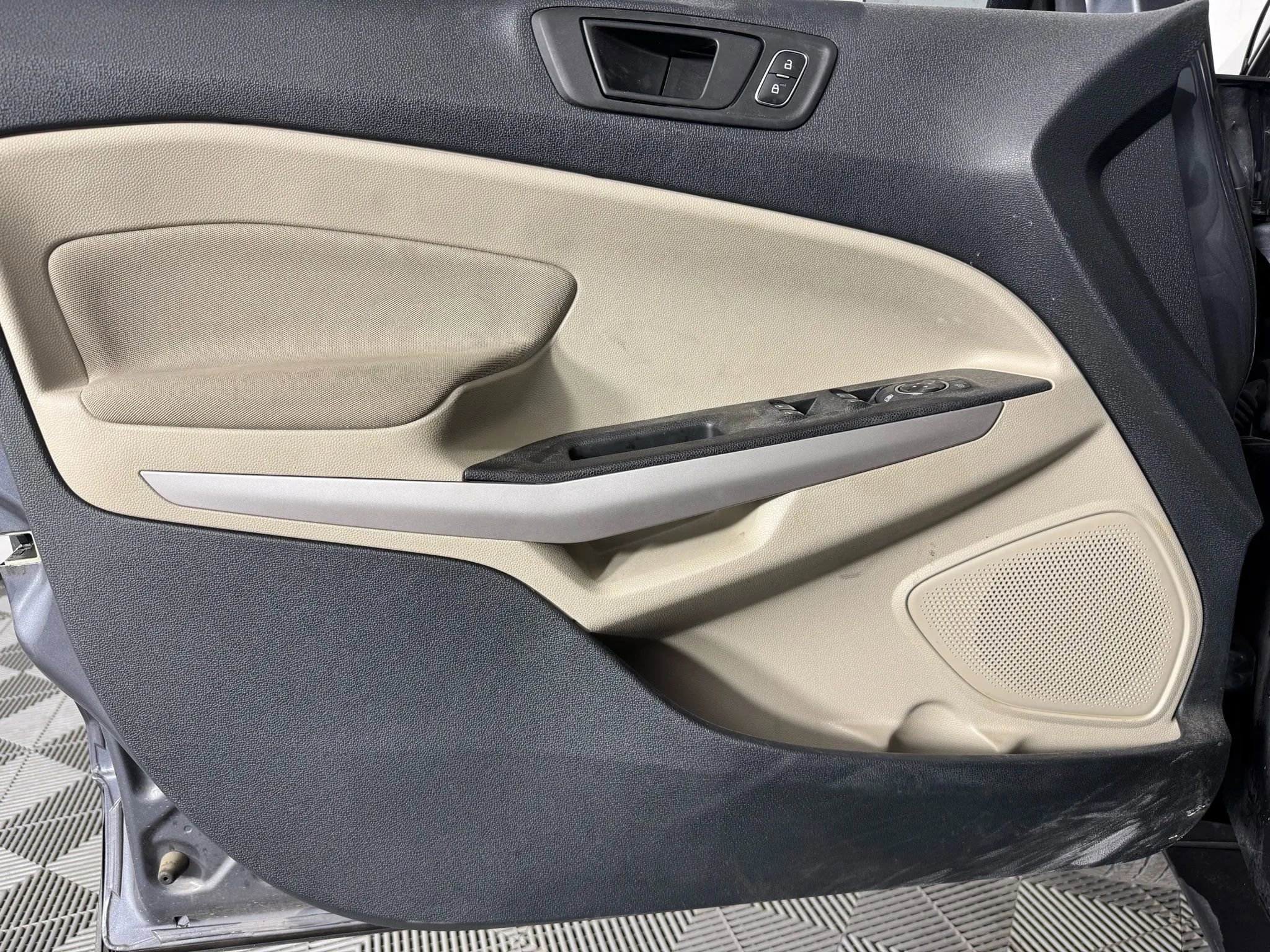 Used 2021 Ford EcoSport S image 33