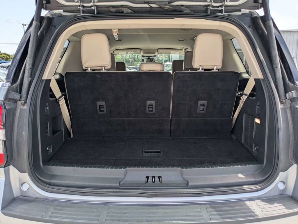 Used 2024 Ford Expedition XLT RWD image 12