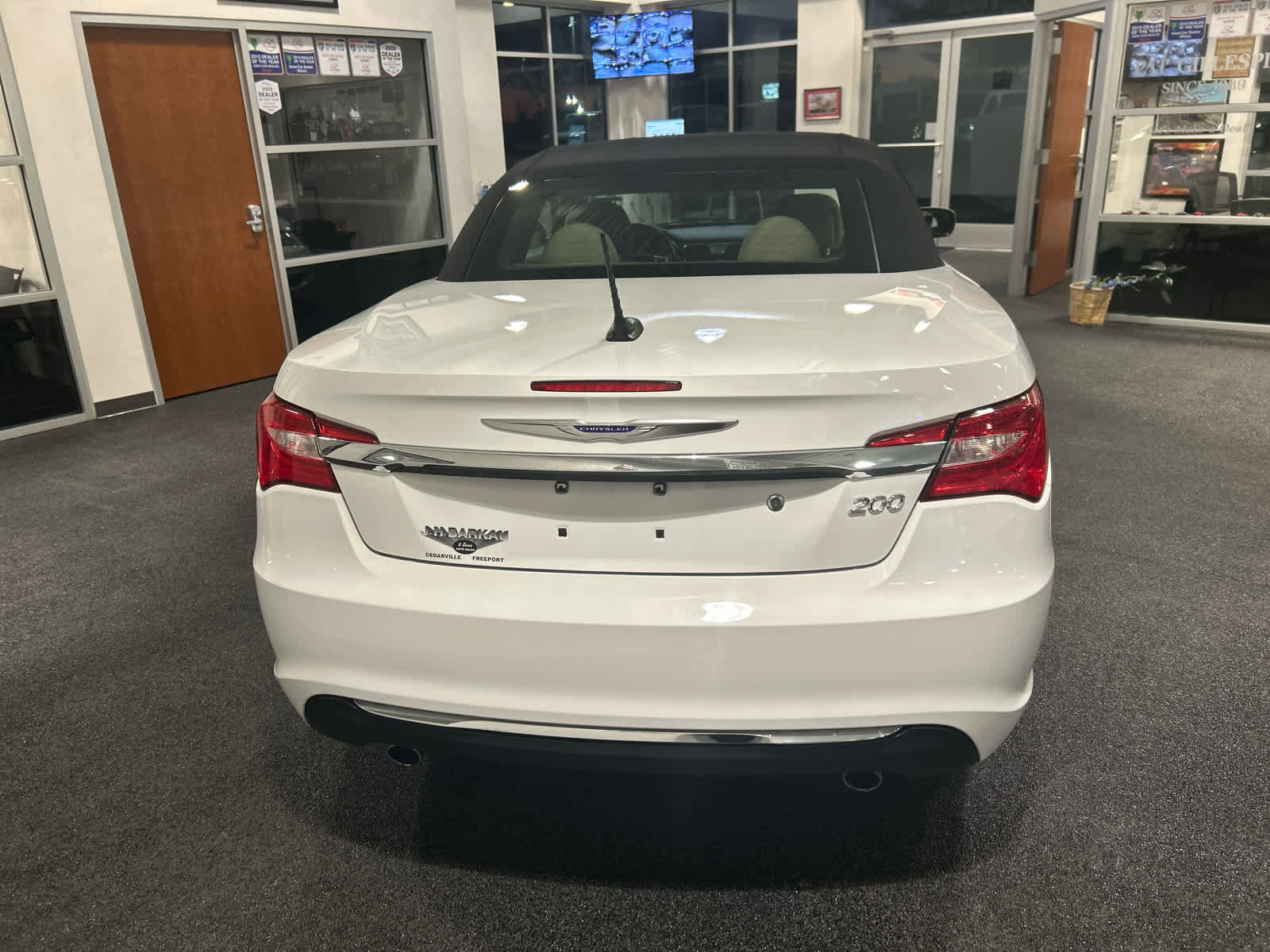 Used 2011 Chrysler 200 Touring w/ Cold Weather Group image 5