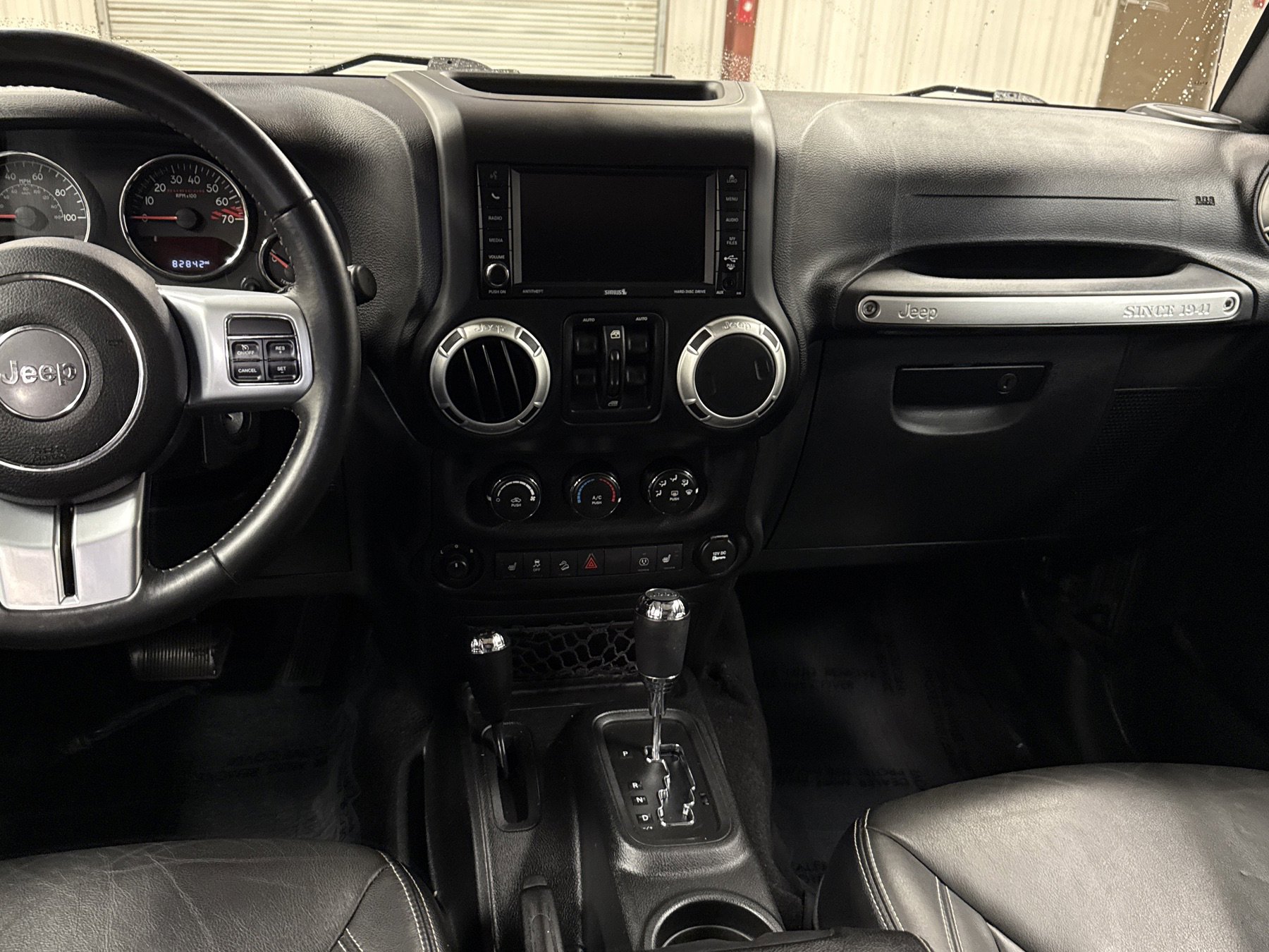 Used 2016 Jeep Wrangler Unlimited Rubicon image 13