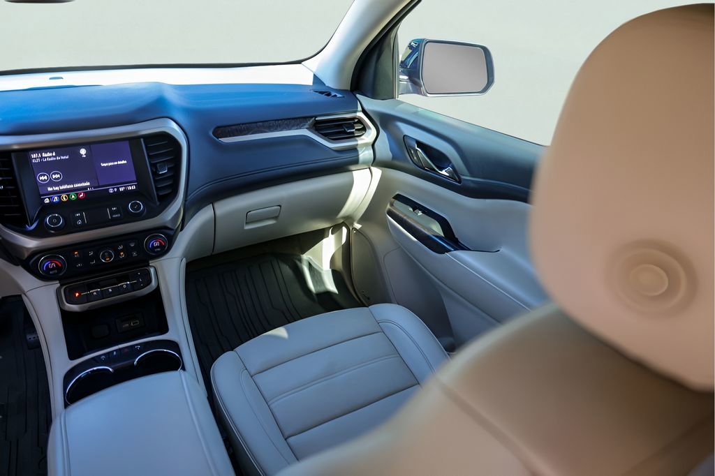 Used 2023 GMC Acadia Denali image 32