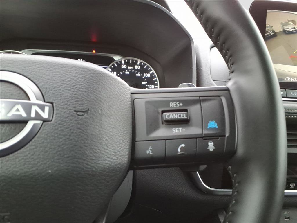 Used 2025 Nissan Rogue SV image 22