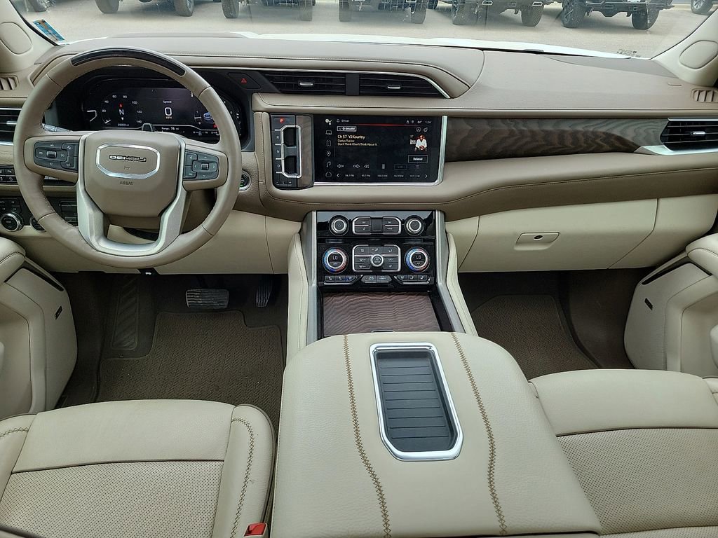 Used 2024 GMC Yukon Denali w/ Denali Reserve Package AWD/4WD image 17