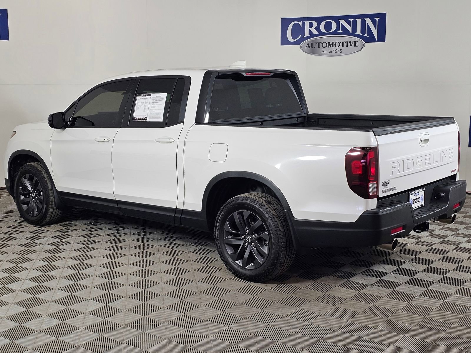Used 2025 Honda Ridgeline Sport image 3