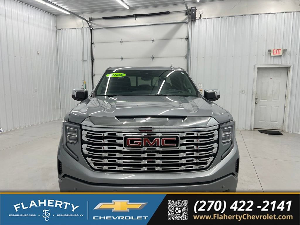 Used 2025 GMC Sierra 1500 Denali w/ Technology Package AWD/4WD image 7