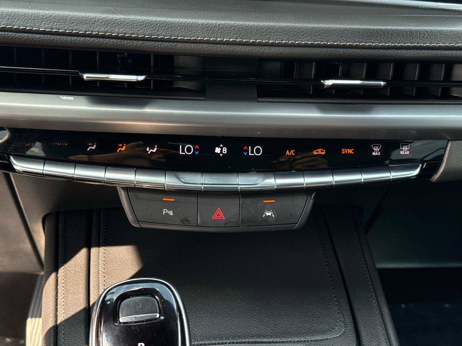Used 2025 Cadillac XT4 Premium Luxury FWD image 26