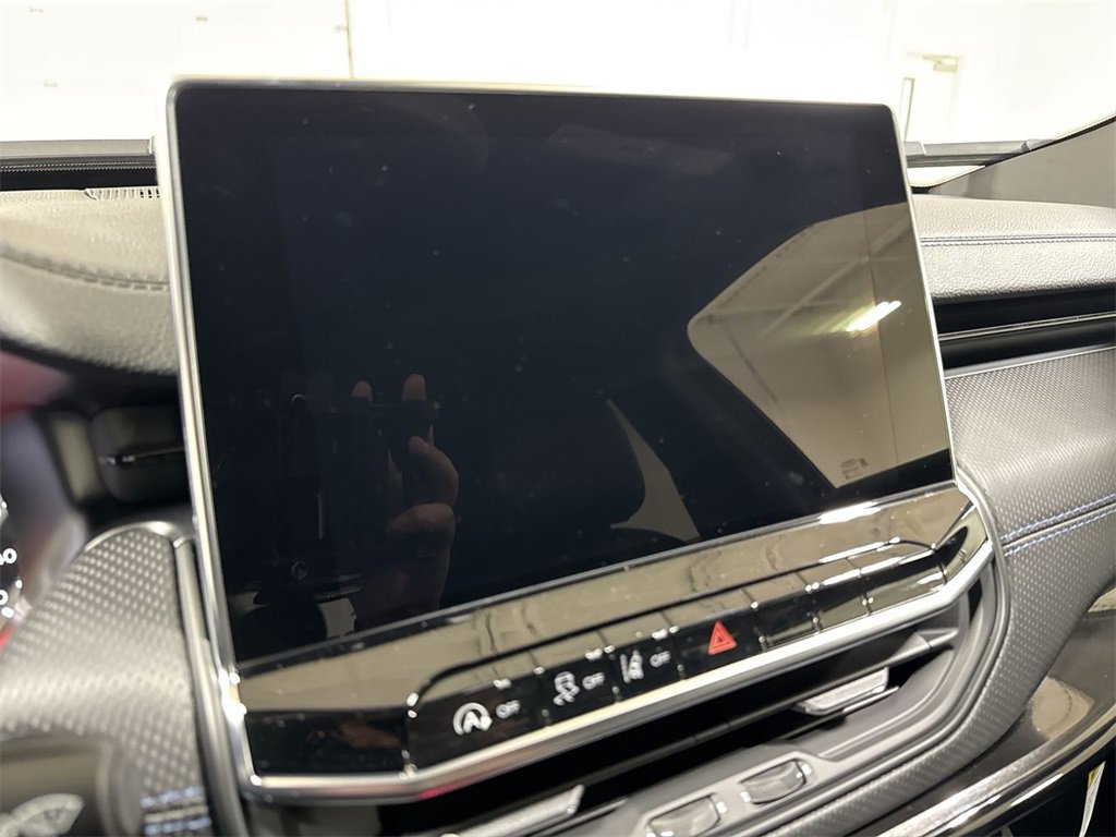 New 2026 Jeep Compass Latitude image 13