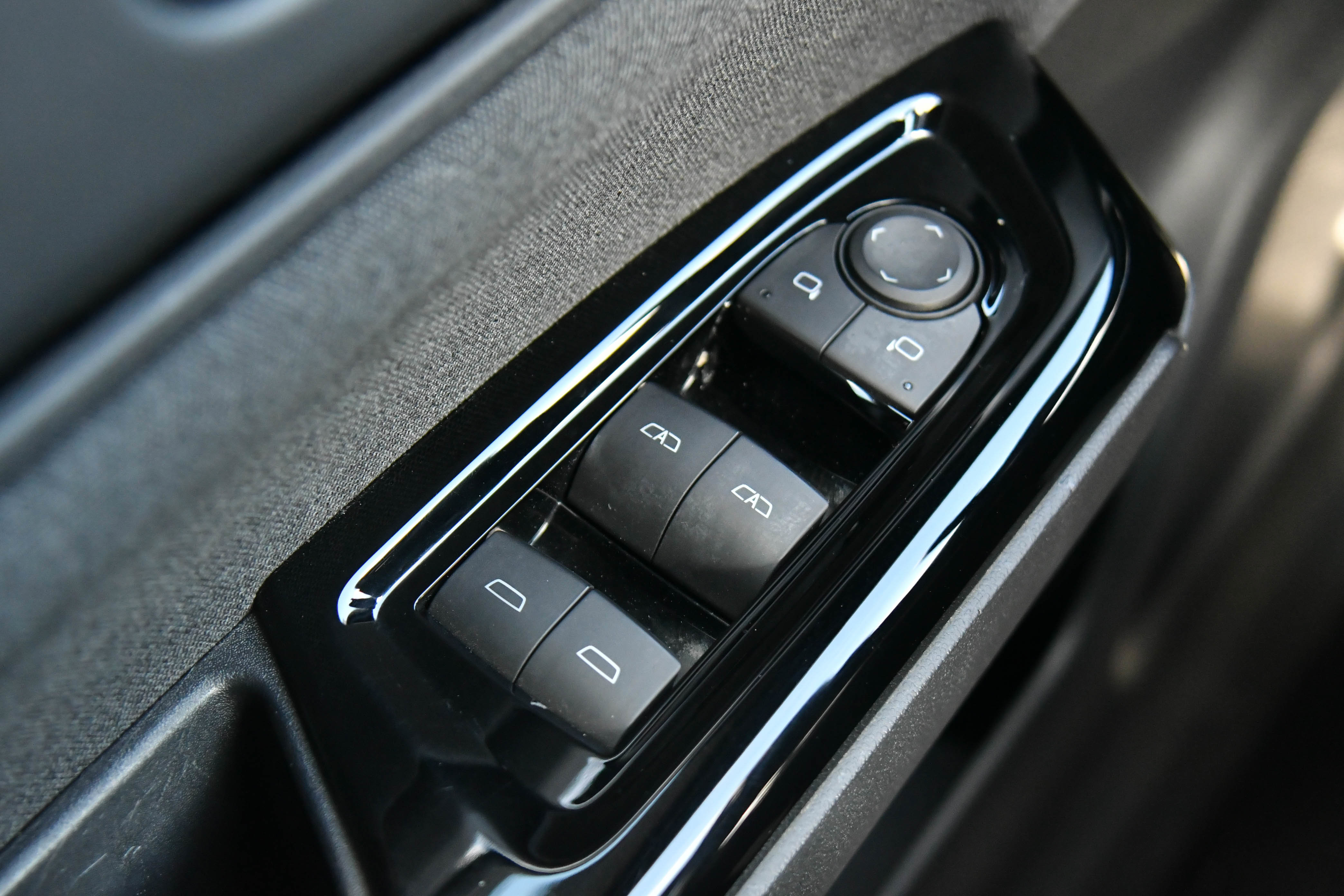 Used 2024 Honda Prologue EX image 37