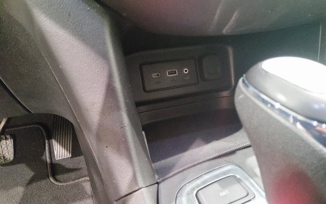 Used 2020 Chevrolet Equinox LT image 38