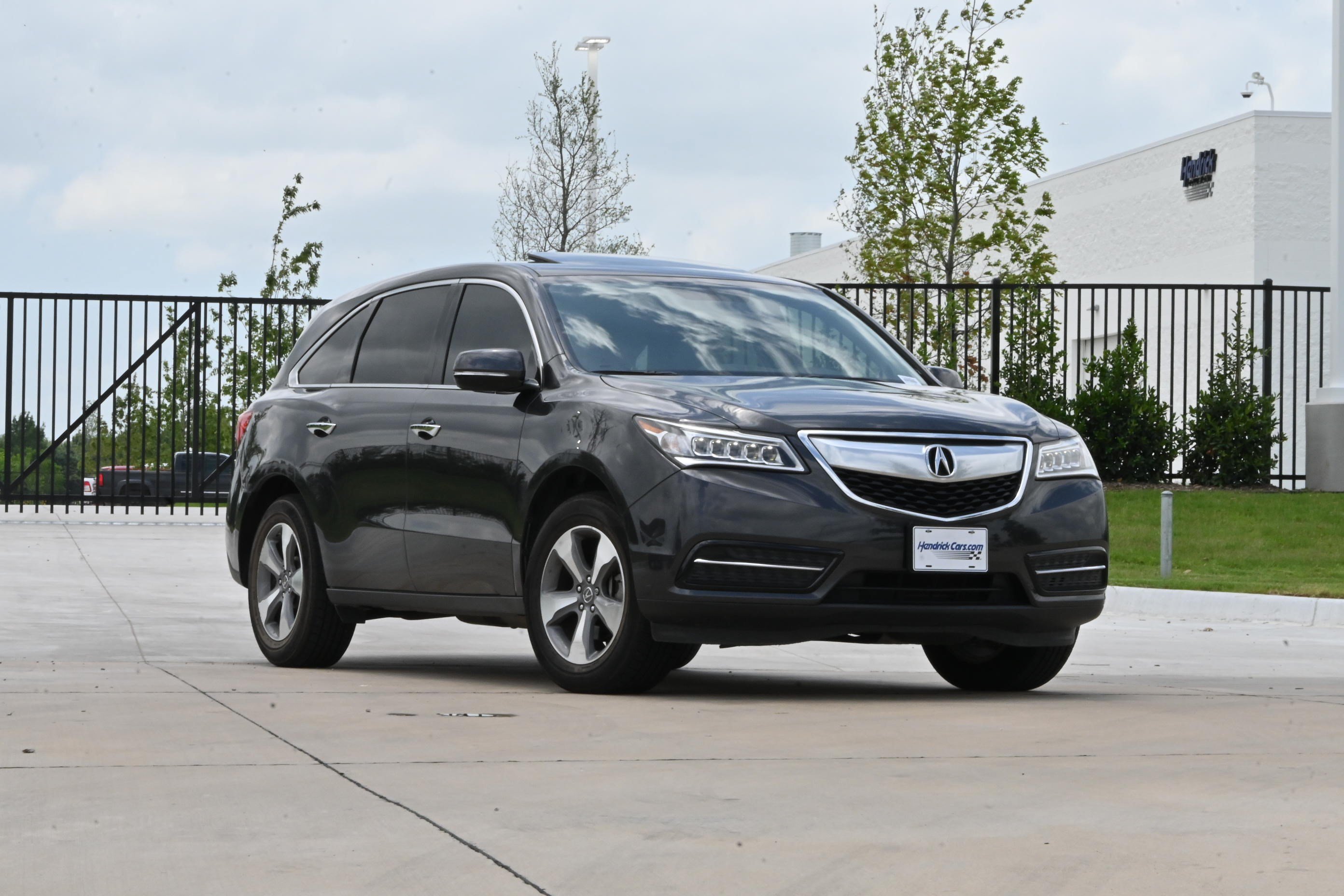 Used 2015 Acura MDX FWD image 2