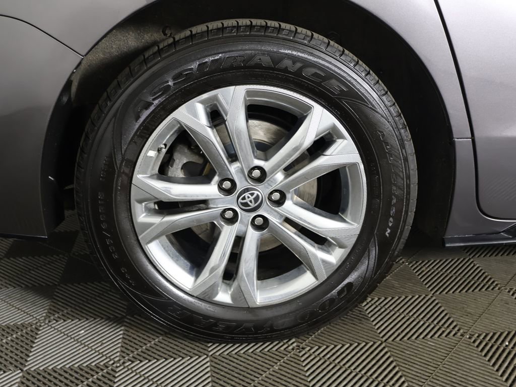 Used 2023 Toyota Sienna Platinum image 25