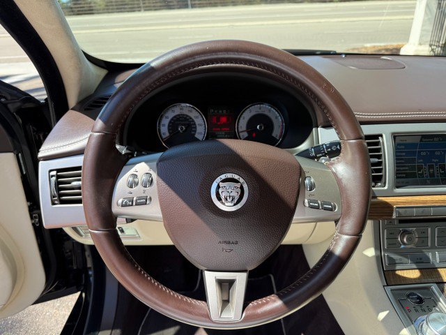 Used 2010 Jaguar XF Supercharged RWD image 10