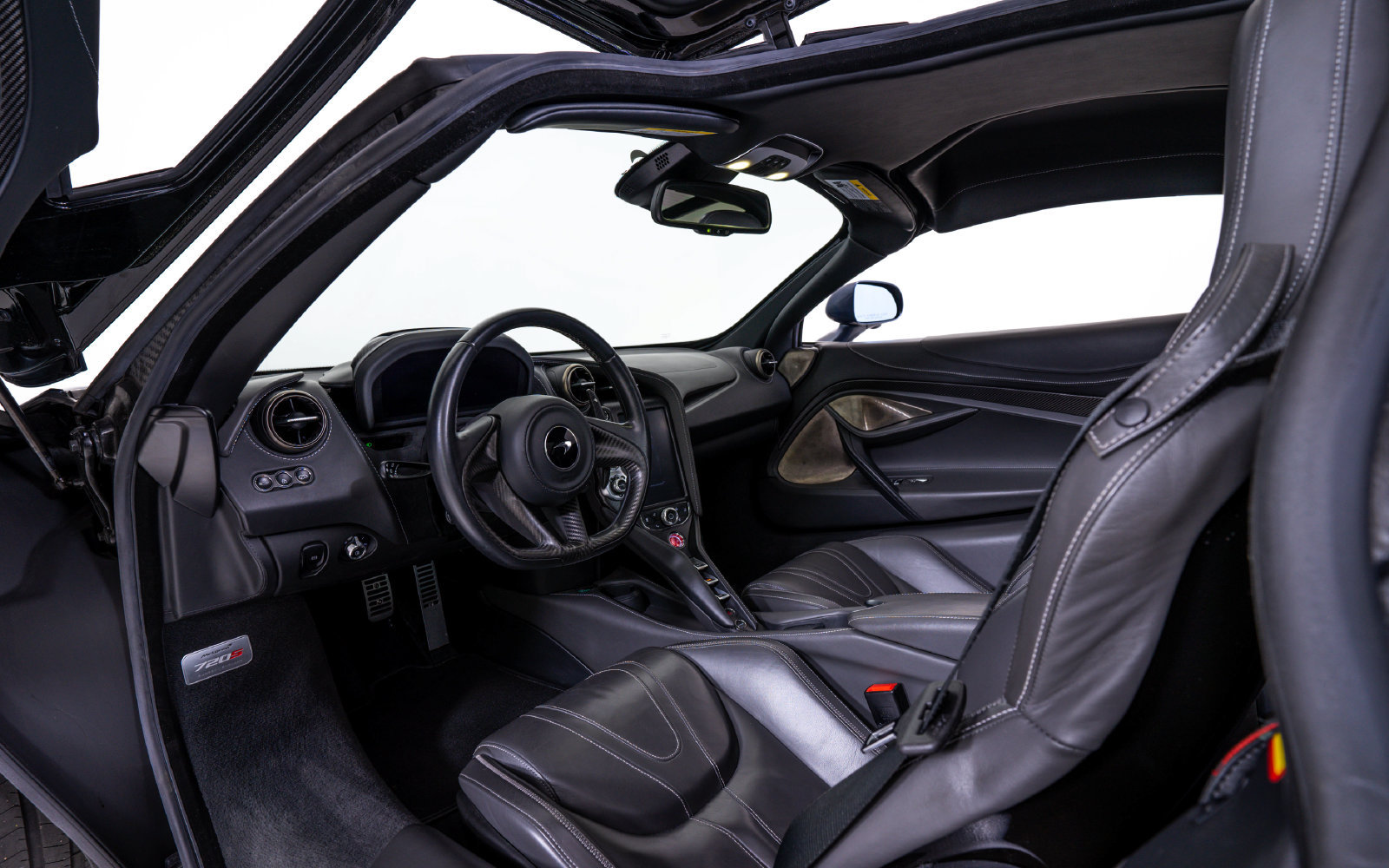 Used 2019 McLaren 720S RWD image 21