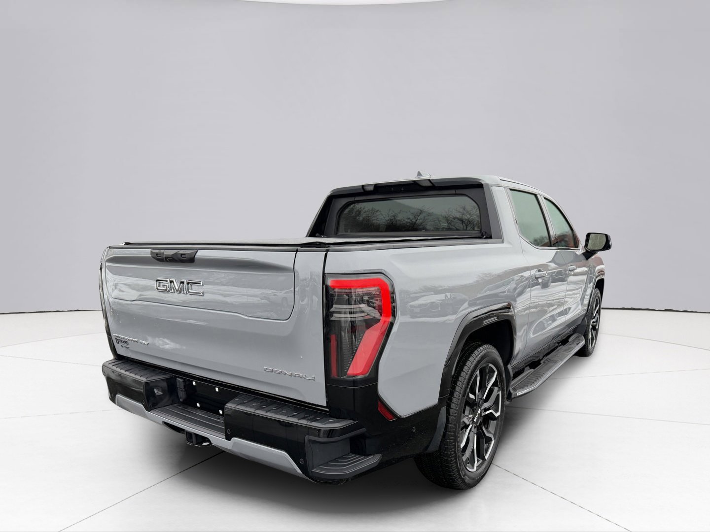 Used 2024 GMC Sierra EV Denali image 13