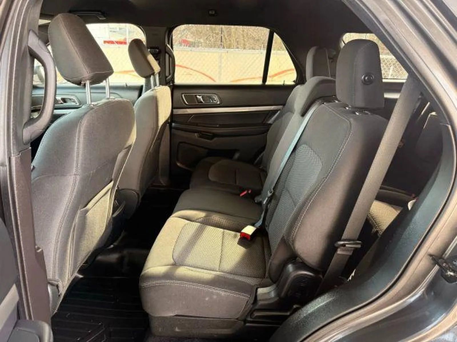 Used 2019 Ford Explorer XLT image 16