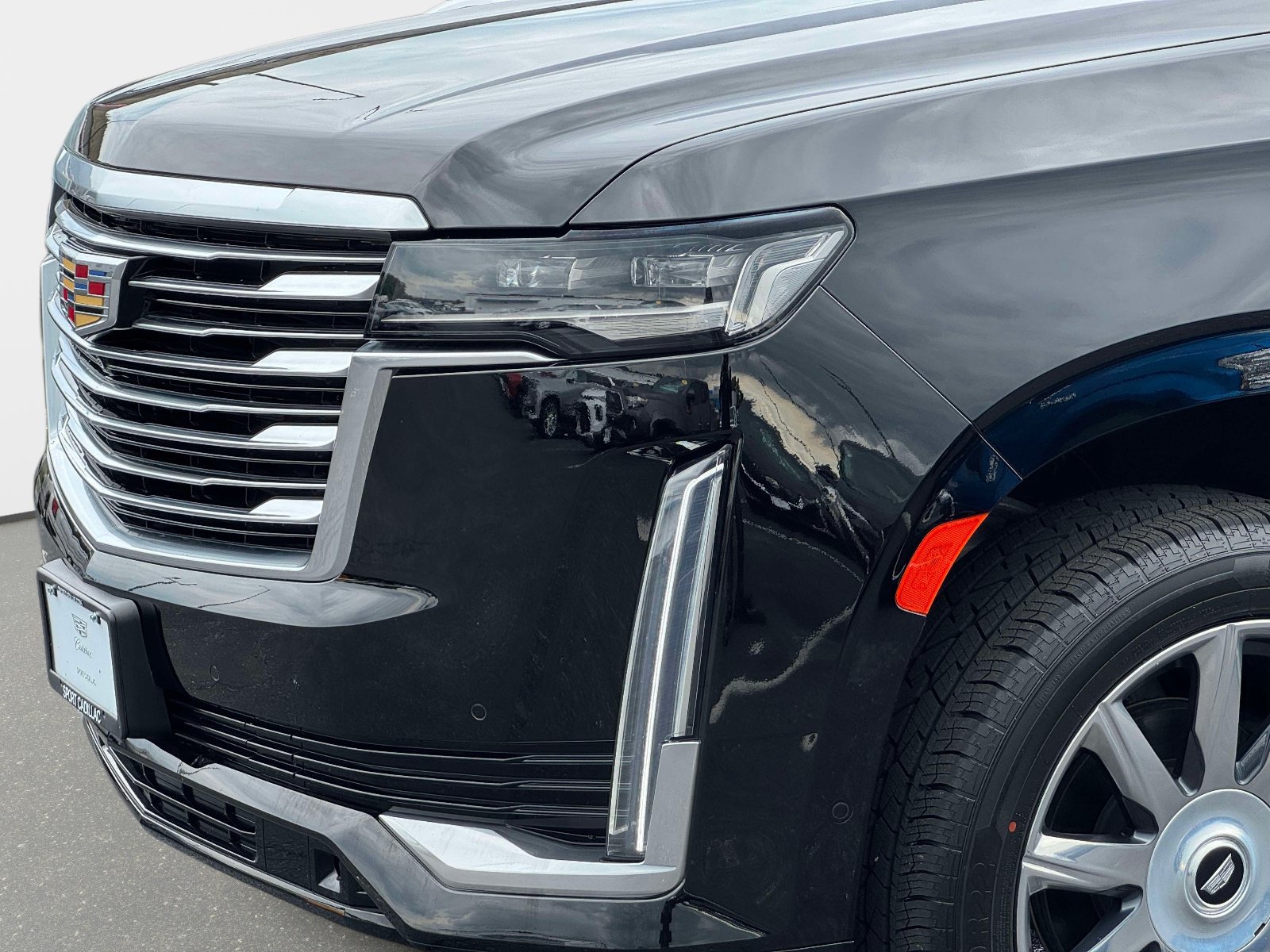 Certified 2022 Cadillac Escalade Premium Luxury Platinum AWD/4WD image 28