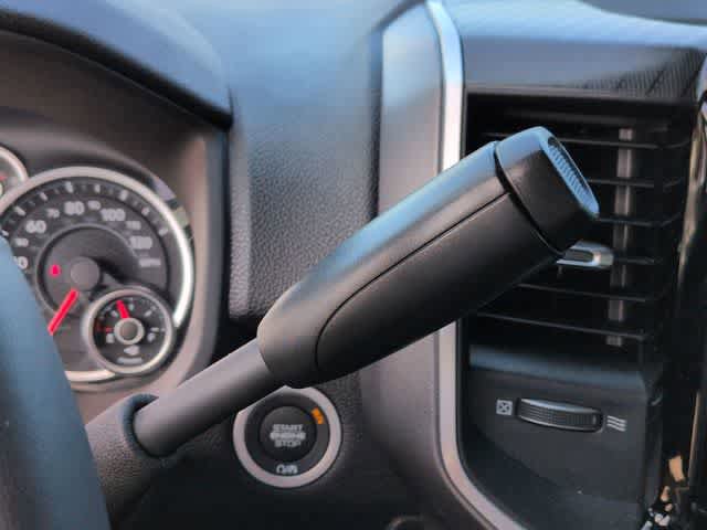 Used 2025 RAM 3500 Big Horn AWD/4WD image 32