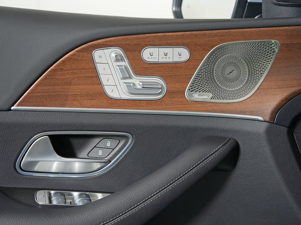 Used 2025 Mercedes-Benz GLS 450 4MATIC w/ AMG Line Exterior image 28