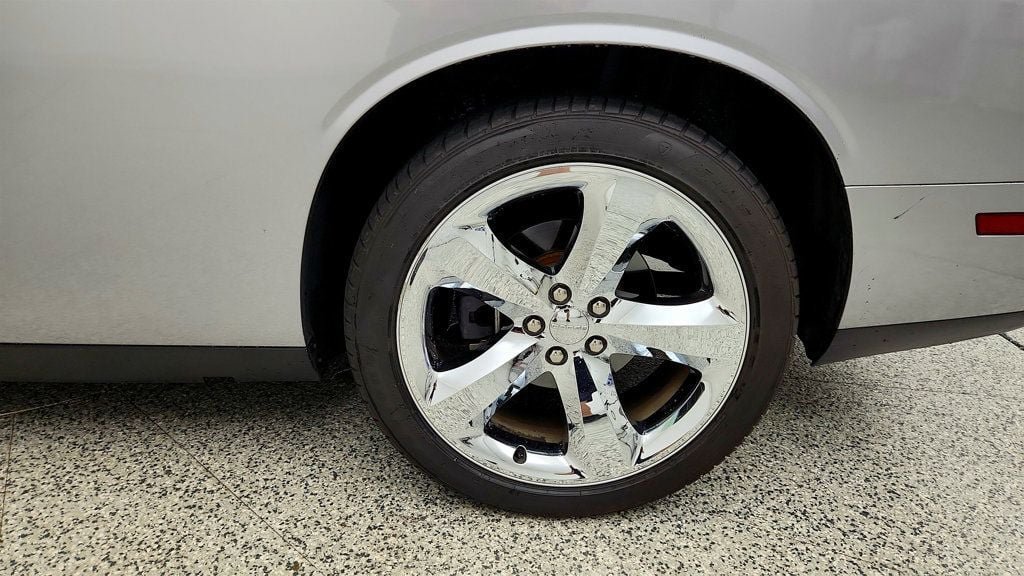 Used 2013 Dodge Challenger SXT w/ Super Sport Group RWD image 9