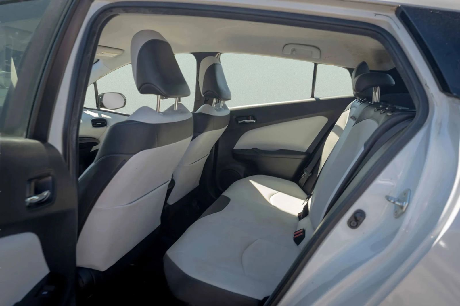 Used 2016 Toyota Prius Three Touring image 27