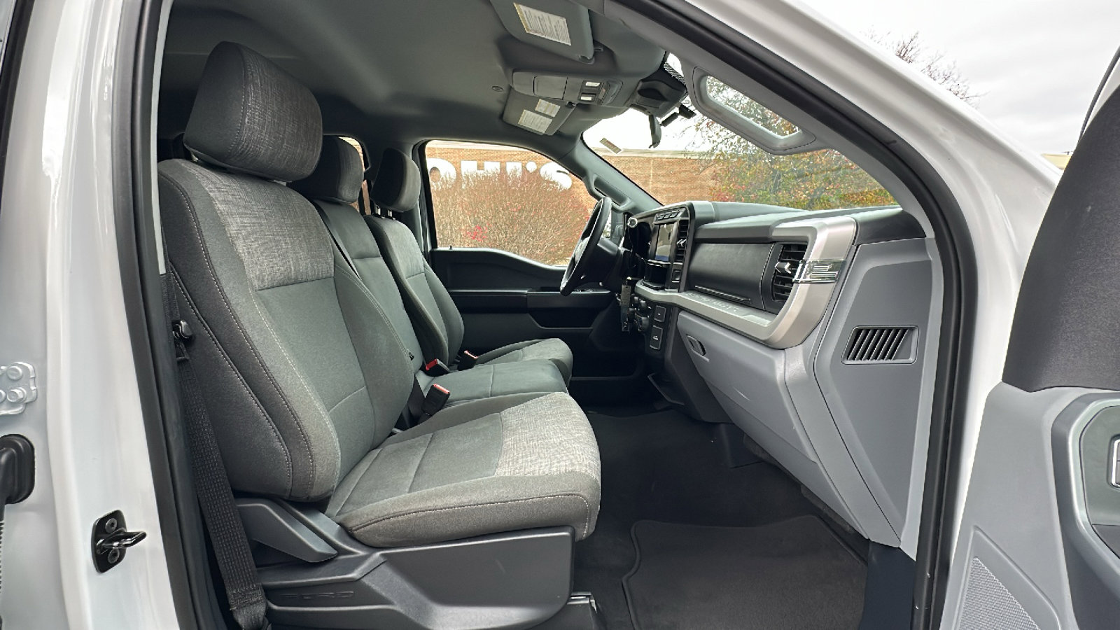 Used 2024 Ford F250 XLT w/ FX4 Off-Road Package image 27