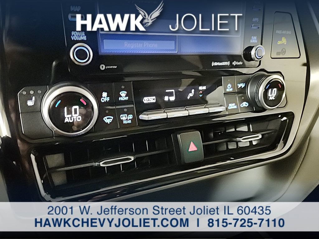 Used 2021 Toyota Highlander XLE AWD/4WD image 18