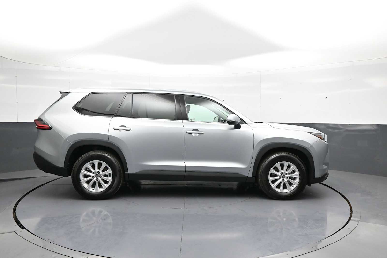 Certified 2025 Toyota Grand Highlander AWD image 5
