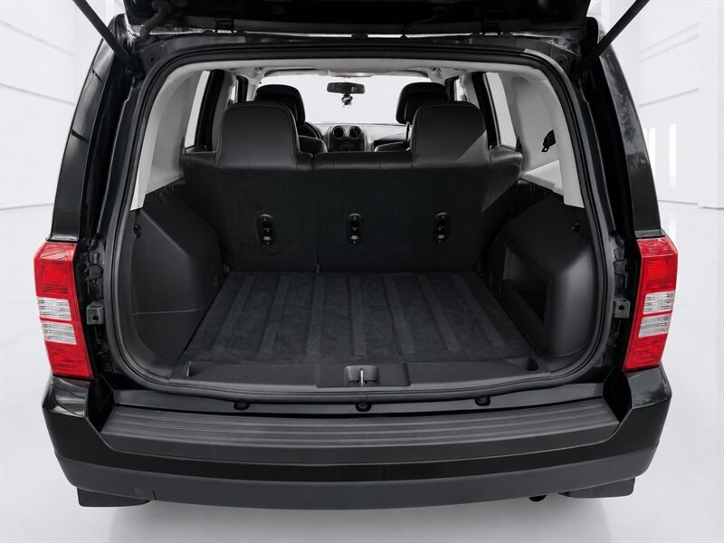 Used 2015 Jeep Patriot High Altitude AWD/4WD image 16
