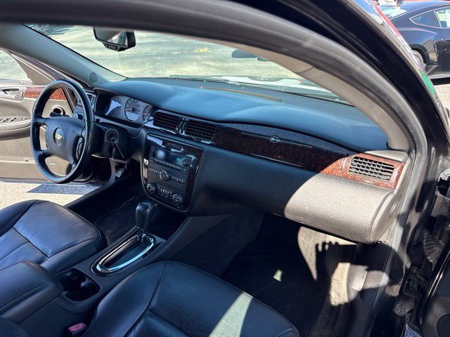 Used 2012 Chevrolet Impala LTZ FWD image 34