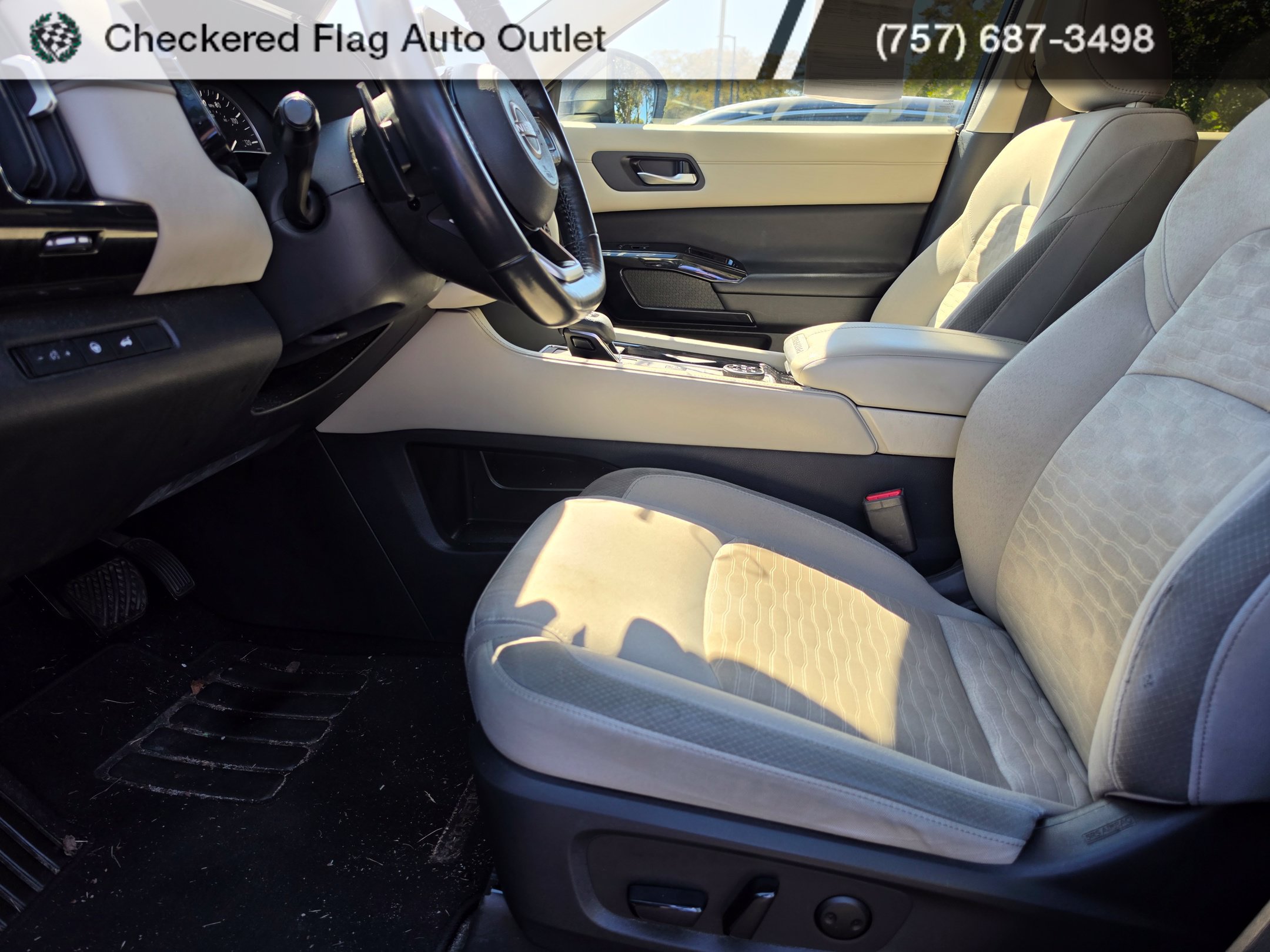 Used 2022 Nissan Pathfinder SV w/ SV Premium Package AWD/4WD image 8