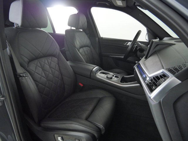 New 2027 Volkswagen Jetta SE FWD image 21