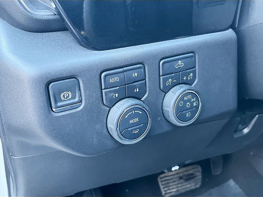 Used 2025 Chevrolet Silverado 1500 LT Trail Boss w/ Convenience Package II image 10