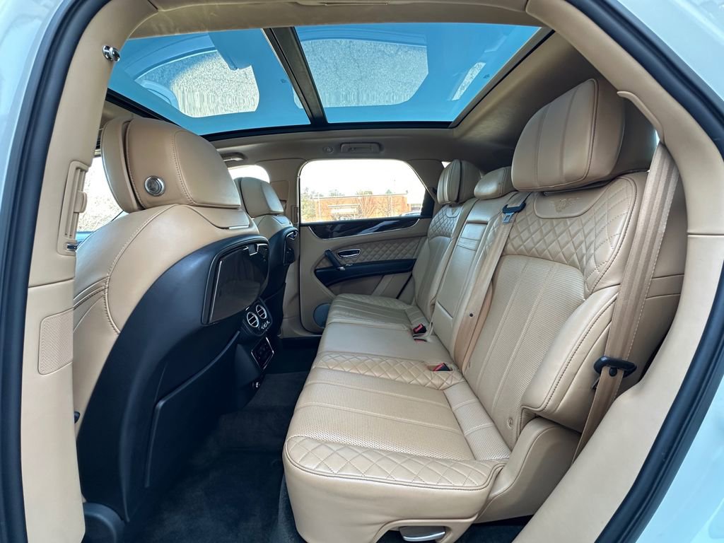 Used 2017 Bentley Bentayga W12 image 29