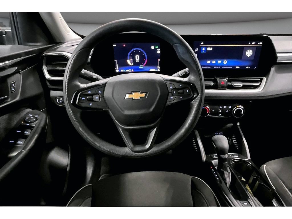 Used 2025 Chevrolet TrailBlazer LT AWD/4WD image 7