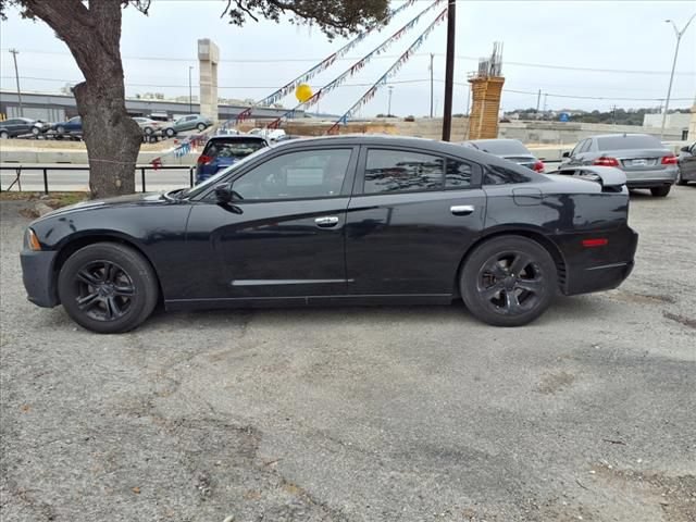 Used 2013 Dodge Charger SE w/ Sport Appearance Group RWD image 3