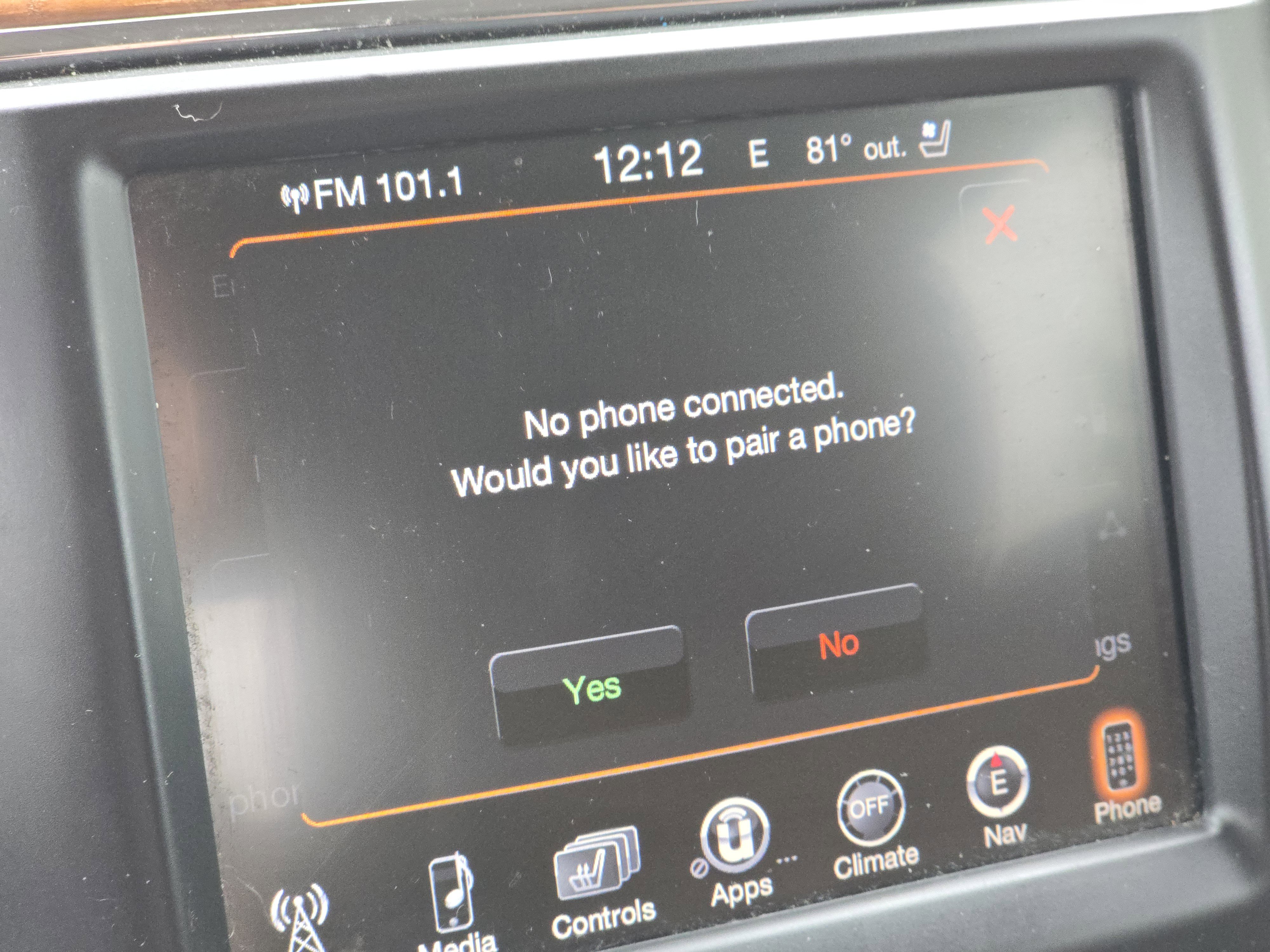 Used 2014 RAM 2500 Longhorn w/ Convenience Group AWD/4WD image 7