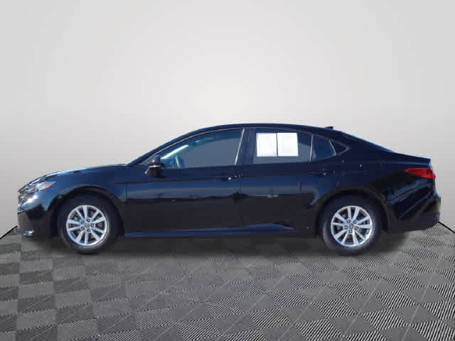 Used 2025 Toyota Camry LE FWD image 2