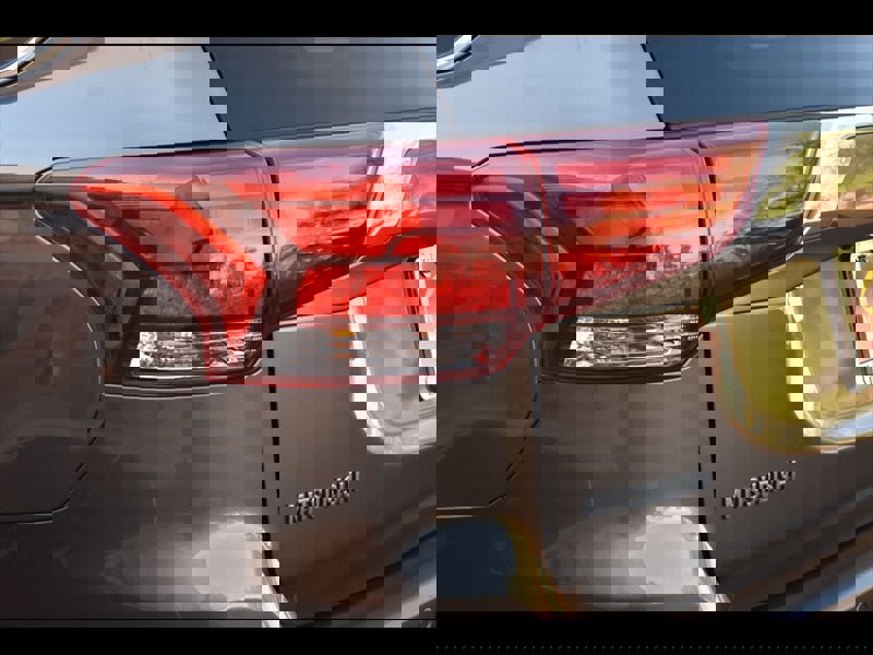 Used 2017 Mitsubishi Outlander SEL image 50