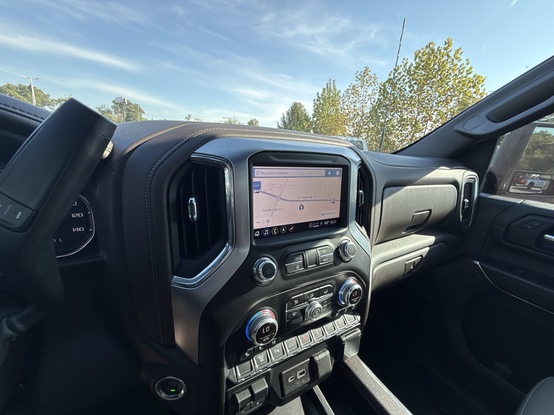 Certified 2022 GMC Sierra 2500 SLT w/ SLT Premium Package AWD/4WD image 20