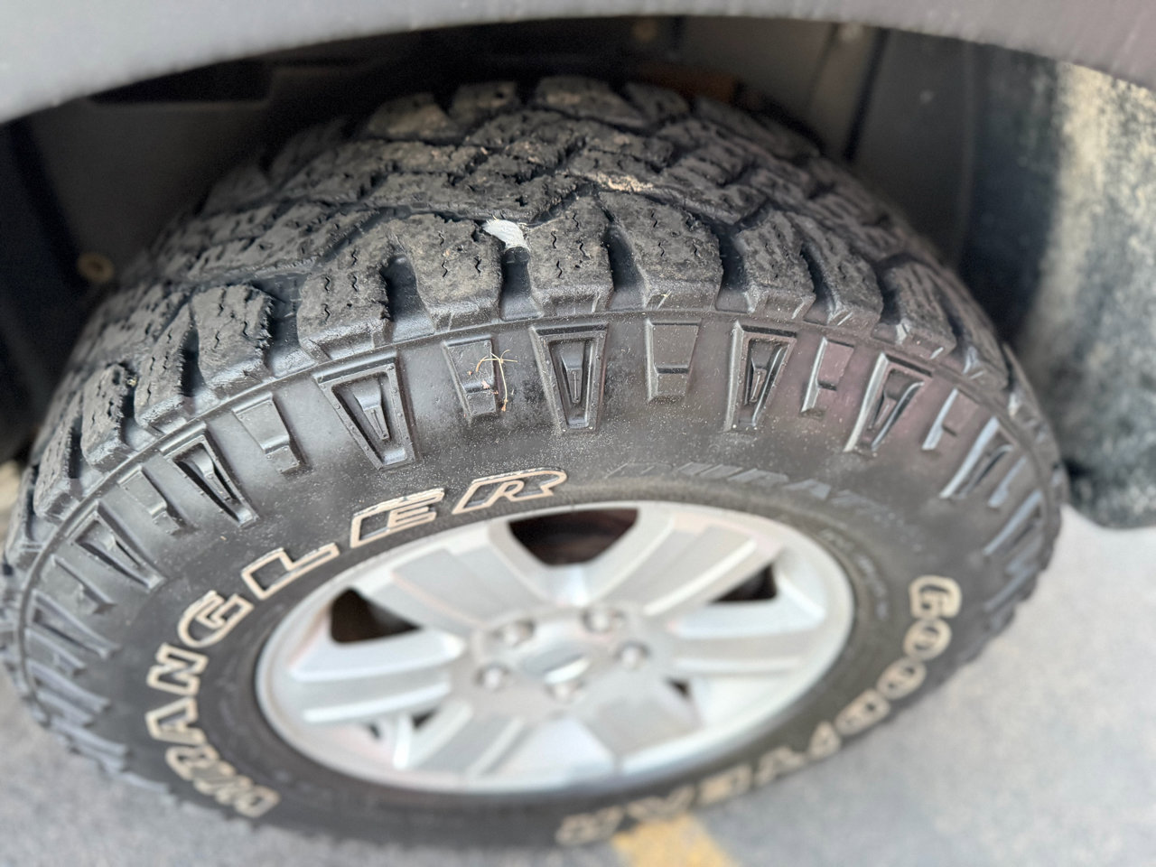 Used 2010 Ford Explorer Sport Trac XLT image 11