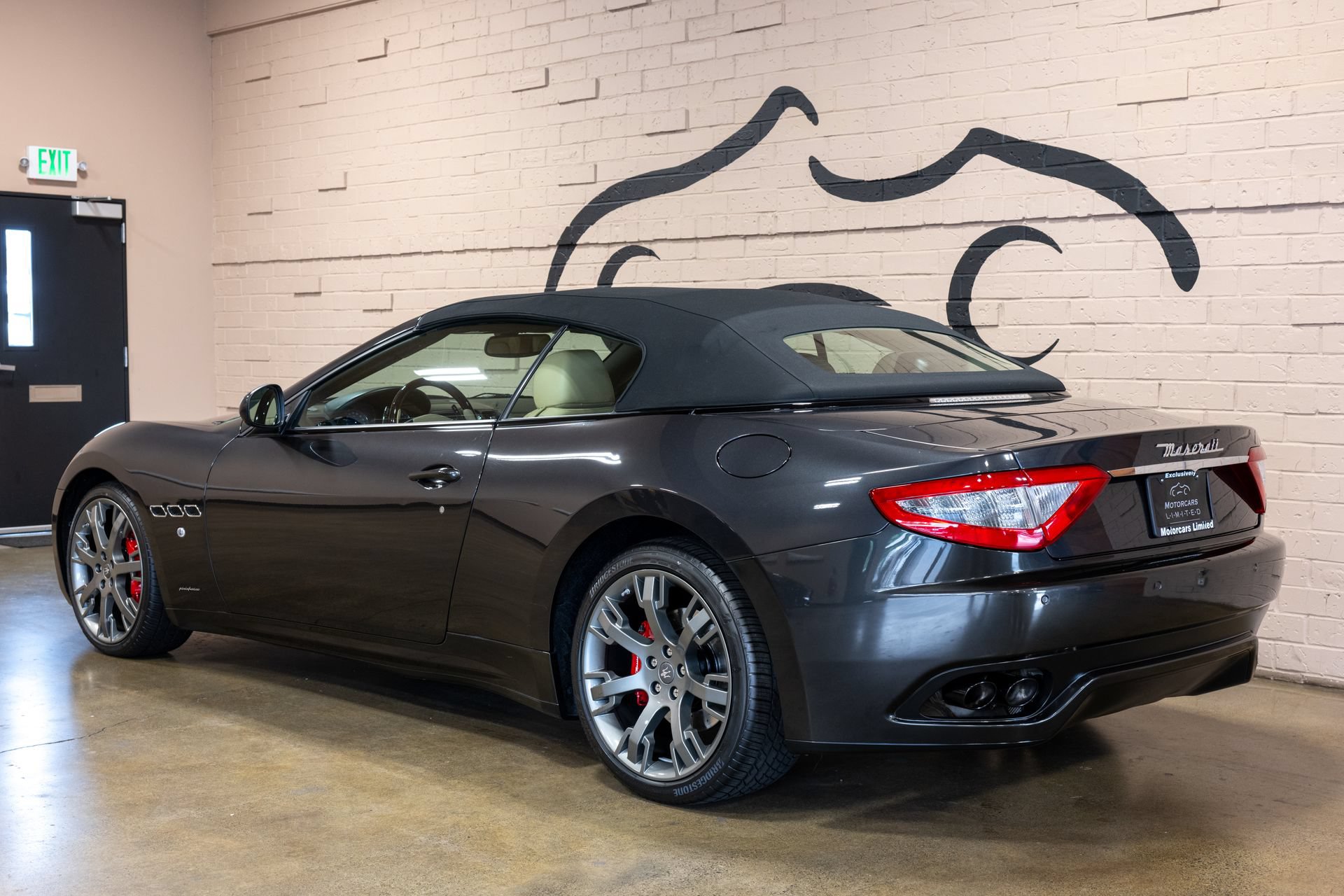 Used 2014 Maserati GranTurismo Convertible RWD image 12