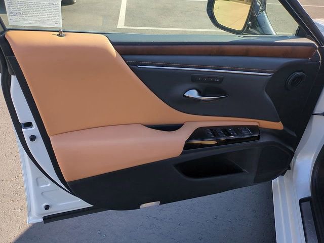 Used 2025 Lexus ES 350 w/ Premium Package image 13