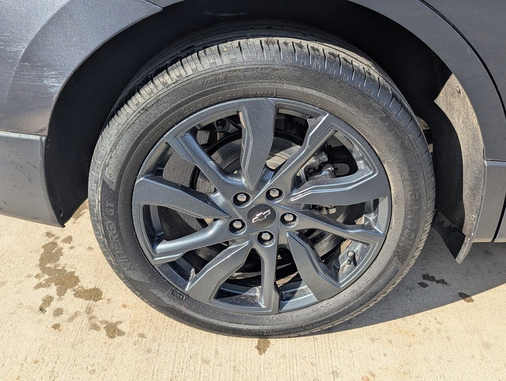 Used 2023 Chevrolet Equinox RS w/ RS Leather Package image 16