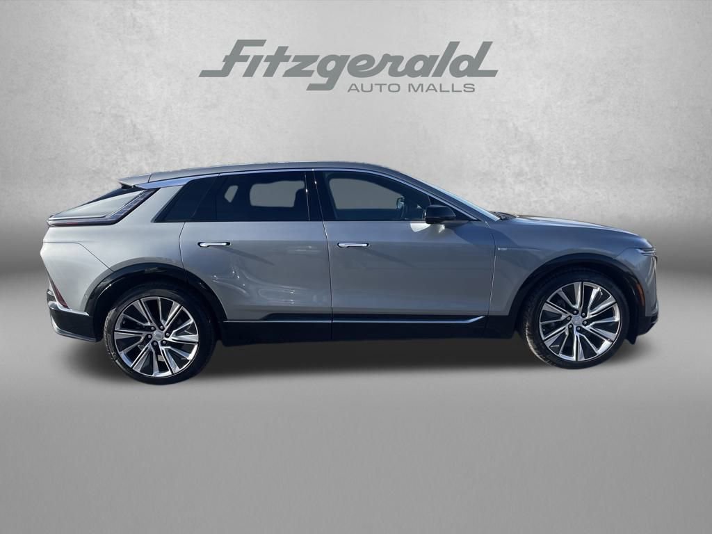 Certified 2024 Cadillac Lyriq Luxury w/ LPO, Floor Liner Package image 4